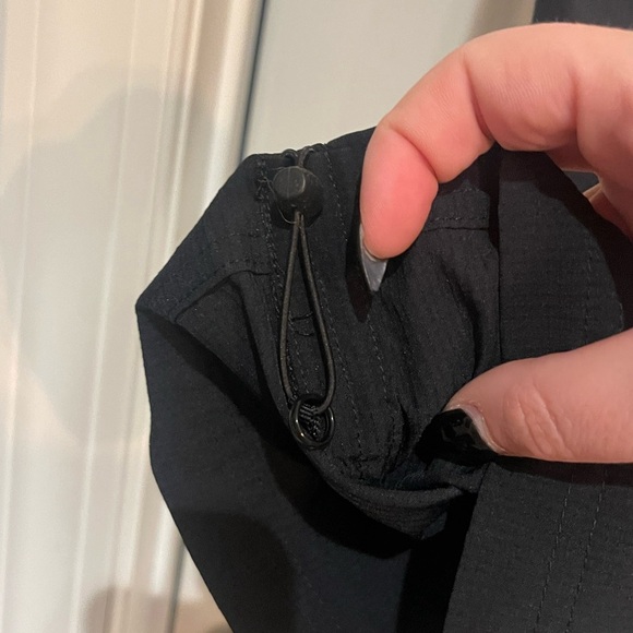 Eddie Bauer Women's Black Capri Joggers with cinch - Picture 6 of 7